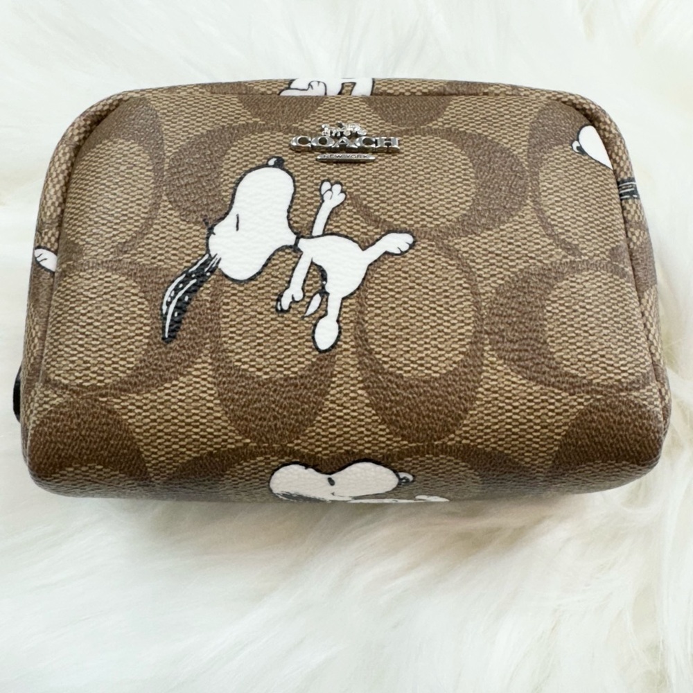 Coach snoopy case, never used